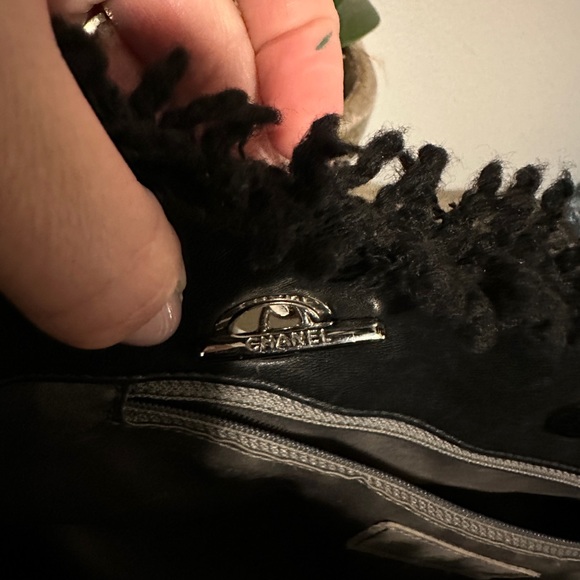 CHANEL Tweed Tote Bag - Picture 13 of 16